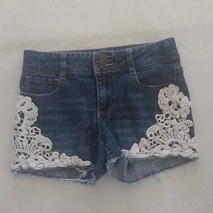 Mudd girls jean shorts size 14 w/ lace applique